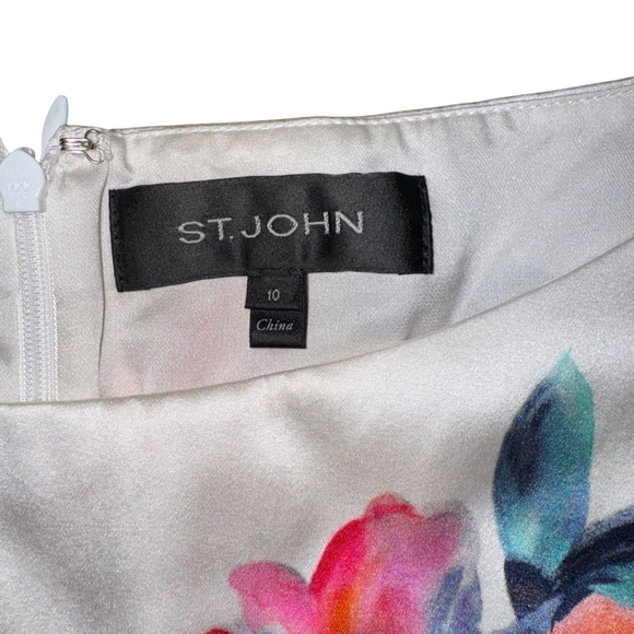St. John Floral Print Silk Dress Size 10 on “The Talk” designer Fall Cap Classy - Picture 6 of 7